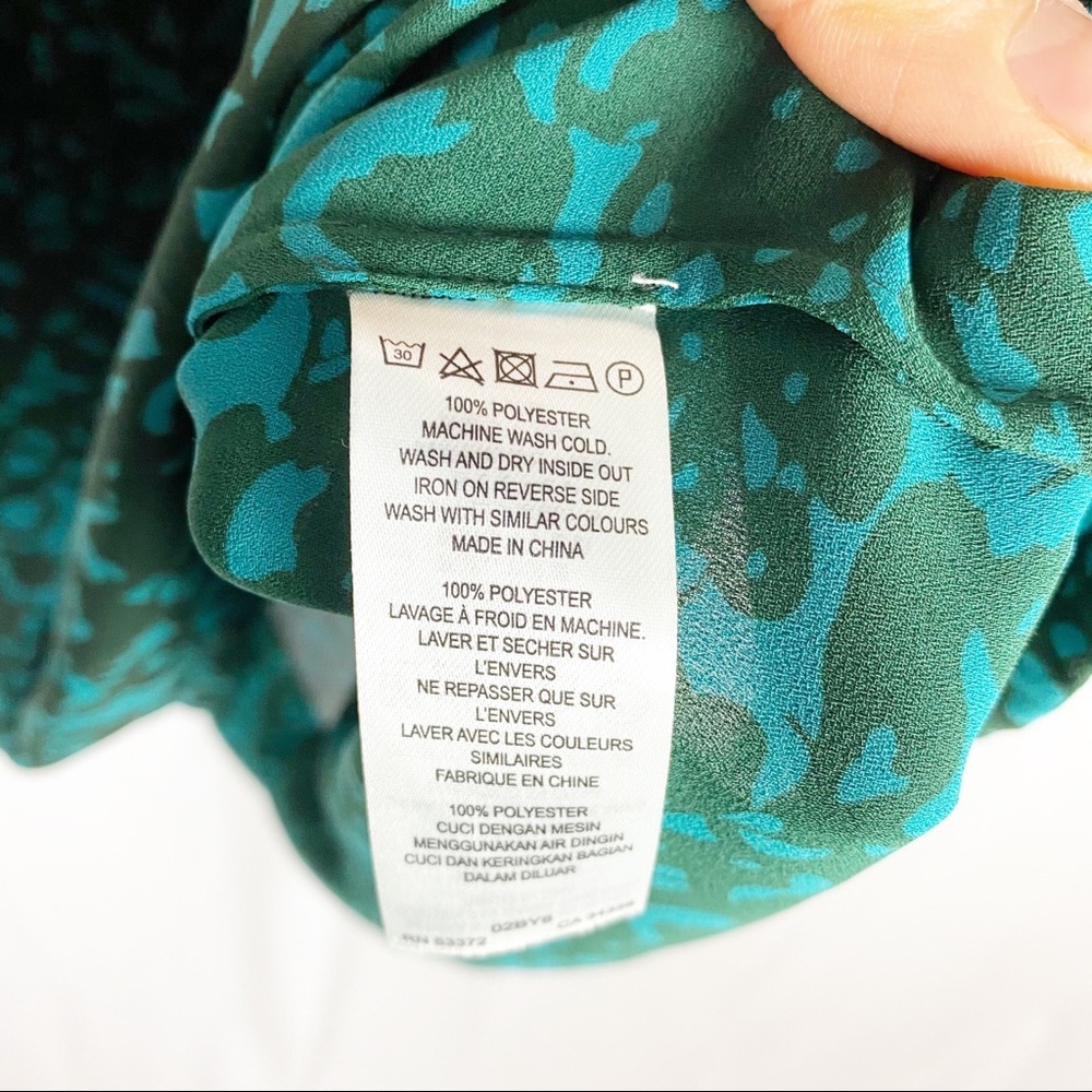 BLOOMINGDALES Tegan Green Floral Blouse - Picture 4 of 5